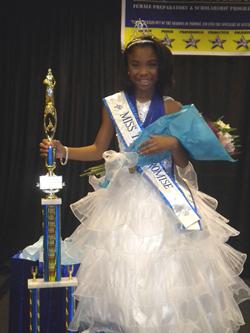 Khyla is 8 years old and dreams of becoming a teacher. In addition to being crowned Little Miss Teen Promise 2012, Khyla captured the hearts of the audience and judges to add other awards to her crown including: People's Choice award voting on by the audience, Creative Speaking award and the Talent award. Congratulations, Khyla Tucker, Little Miss Teen Promise 2012. Khyla won over $700 in scholarships and prizes!